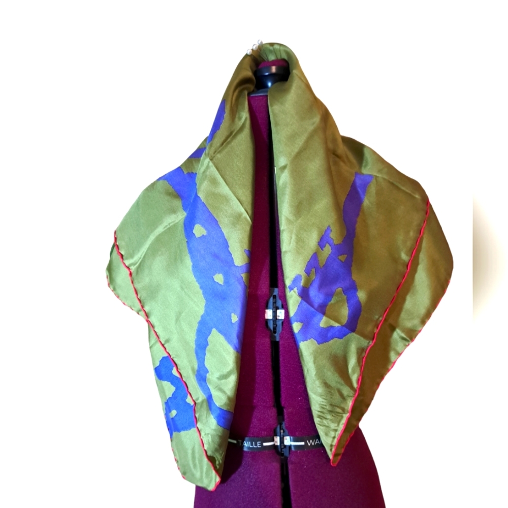 Vintage Silk Scarf/Excellent condition